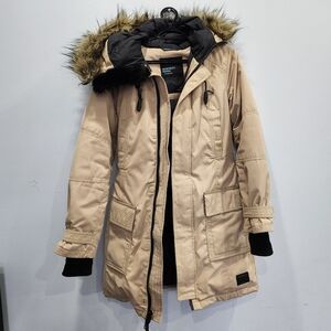 Aritzia TNA Bancroft Warmest Parka Beige
